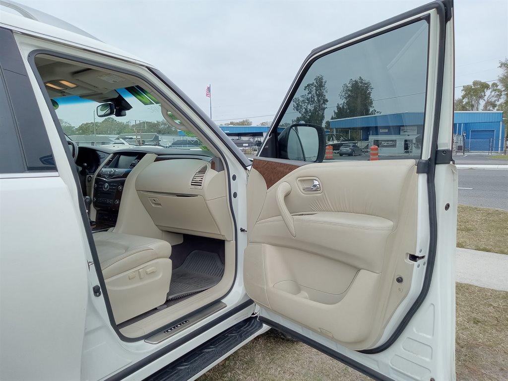 2017 INFINITI QX80 Signature - Photo 12