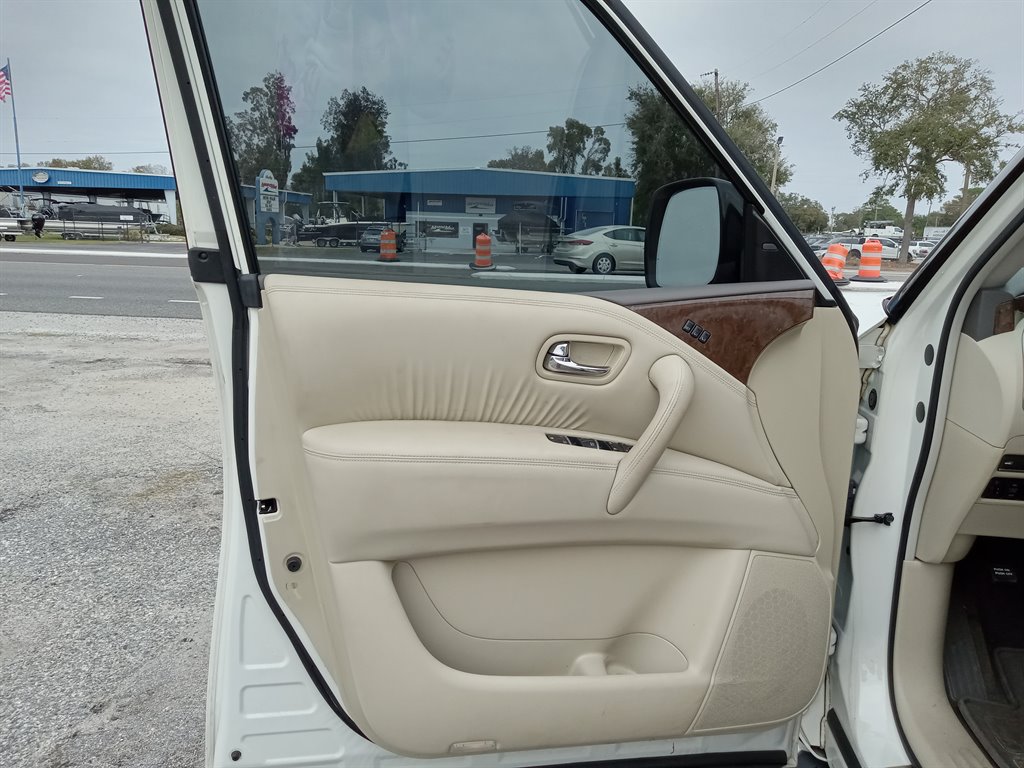 2017 INFINITI QX80 Signature - Photo 17