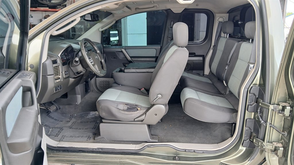 2004 Nissan Titan SE - Photo 13